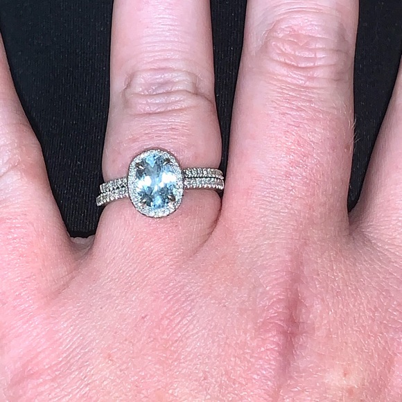 Size 7 Aquamarine and diamond rings 14k white gold - Recently cleaned by jeweler - Picture 3 of 9